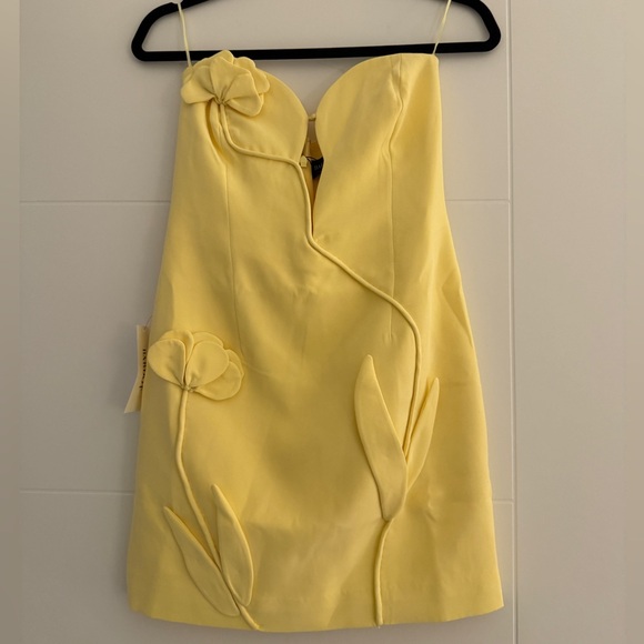 Bardot Eleni Flower Detail Mini Dress Yellow - Picture 3 of 4